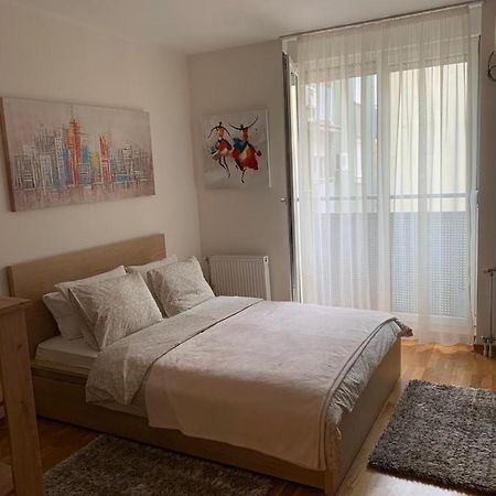 Downtown Apartment โนวีซาด ภายนอก รูปภาพ