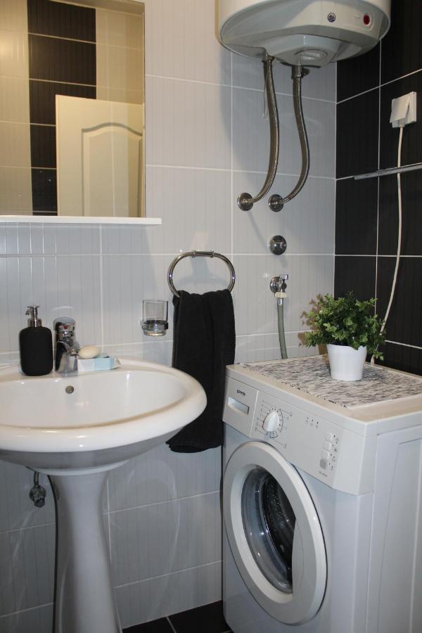Downtown Apartment โนวีซาด ภายนอก รูปภาพ